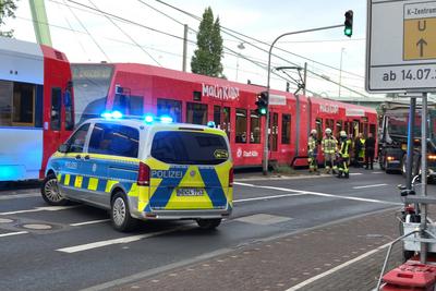 Aktuell: Verkehrsunfall, Koeln, Strasenbahn, LKW, 2.07.2025-stock-foto