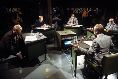 Journalist Friedrich Nowottny vorne re mit v l n r Edmund Stoiber Deutschland CSU Generalsekr-stock-foto