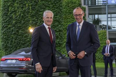 GER, Berlin, Bildtermin bei der Begrue?ung des Ministerpraesidenten des Koenigreichs Norwegen, Jonas Gahr St?re, durch Bundeskanzler Merz ohne militaerischen Ehren, 21.07.2025-stock-foto