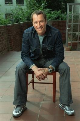 Bildnummer: 56927525  Datum: 04.09.2002  Copyright: imago/teutopressMarkus Kn?fken (Schauspieler) 09/02 her Mann Schauspieler Schauspiel TV Fernsehen Film dunkelhaarig kurzhaarig leger Jacke Jeansjacke Jeans T-Shirt sitzend drau?en Hocker Stuhl ganz hoch l?chelnd sich vorbeugend aufst?tzend Fototermin Ich schenk Dir einen Seitensprung (ARD) am 04.09.2002 in Hamburg People x0x xkg 2002 hoch  56927525 Date 04 09 2002 Copyright Imago  Markus Kn?fken Actor 09 02 her Man Actor Acting TV Television Film dark haired short casual Jacket Denim jacket Jeans T Shirt seated outside Stool Chair whole vertical smiling to preventively aufst?tzend Photo call I Schenk Dir a Side jump ARD at 04 09 2002 in Hamburg Celebrities x0x xkg 2002 vertical-stock-foto