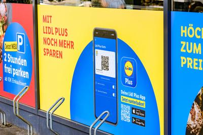D?sseldorf 10.07.2024 Lidl Plus Lebensmittel Discounter Supermarkt Digitale Kundenkarte App D?sseldorf Nordrhein-Westfal-stock-foto