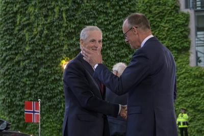 GER, Berlin, Bildtermin bei der Begrue?ung des Ministerpraesidenten des Koenigreichs Norwegen, Jonas Gahr St?re, durch Bundeskanzler Merz ohne militaerischen Ehren, 21.07.2025-stock-foto
