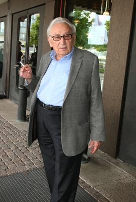 Egon Bahr beim Geburtstagsfest 150 Jahre SPD Sozialdemokratie im Gewandhaus und Volksfest auf Markt in Leipzig. *** Egon-stock-foto