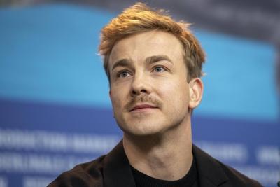Schauspieler Albrecht Schuch bei der Pressekonferenz zum Film SYSTEMSPRENGER anl?sslich der 69 Inte-stock-foto