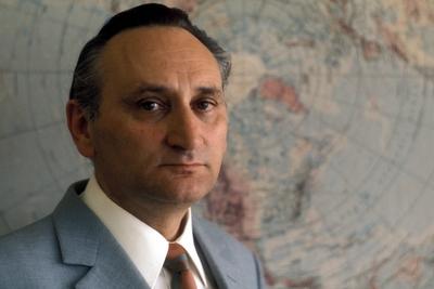 Egon Bahr (GER/SPD/Minister f?r wirtschaftliche Zusammenarbeit) w?hrend eines Fotoshootings in Bonn-stock-foto