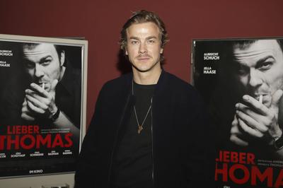 Albrecht Schuch bei der Preview des Kinofilms Lieber Thomas im Zeise Kino. Hamburg, 10.11.2021 *** Albrecht Schuch at t-stock-foto