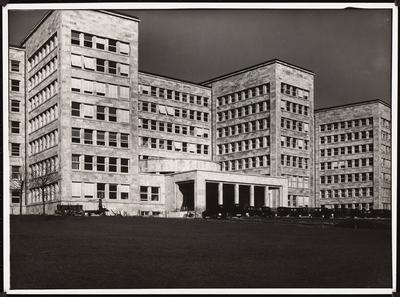 Poelzig Hans (1869-1936), I.G.-colors in Frankfurt/Main. Administration building (1928-1928): main entrance (corresponds-stock-foto