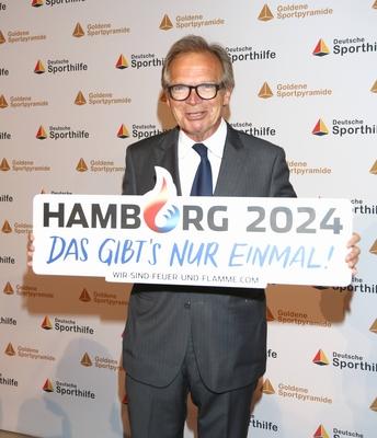 Werner E. Klatten , Goldene Sportpyramide 2015 in der Handelskammer Hamburg *** Werner E Klatten , Golden Sports Pyramid-stock-foto