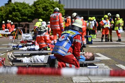 Katastrophenschutz?bung L?wenzahn-stock-foto
