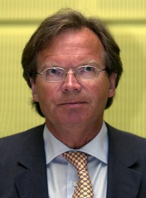 Bildnummer: 50314999  Datum: 25.07.2001  Copyright: imago/Sven SimonWerner E. Klatten (GER/designierter Vorstandsvorsitzender EM.TV & Merchandising AG), Personen; 2001, M?nchen, Vorstand, Unternehmensf?hrung, Manager, Pressekonferenz; , hoch, Kbdig, Portr?t, Medienunternehmen, Wirtschaft, Deutschland, Aktion, People-stock-foto