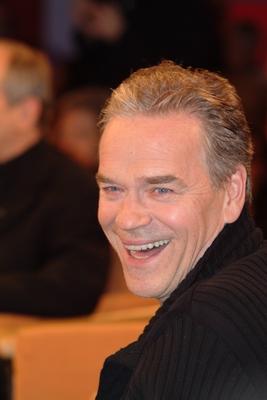 Bildnummer: 56940954  Datum: 21.11.2003  Copyright: imago/teutopressJ?rgen Heinrich (Schauspieler) 11/03 grim Mann Schauspiel TV Fernsehen grauhaarig kurzhaarig leger Pullover Portrait hoch lachend ?ber die Schulter zur Seite schauend Fototermin NDR-Talkshow vom 21.11.2003 in Hamburg People xmk x0x 2003 hoch  56940954 Date 21 11 2003 Copyright Imago  J?rgen Heinrich Actor 11 03 Grim Man Acting TV Television grauhaarig short casual Sweater Portrait vertical laughing above the Shoulder to Side looking Photo call NDR Talk show of 21 11 2003 in Hamburg Celebrities xmk x0x 2003 vertical-stock-foto