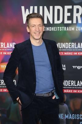 Steffen Hallaschka bei der Preview am 24.2.2024 im Passage Kino Hamburg. Das Miniatur Wunderland kommt ins Kino: unter d-stock-foto