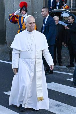 ITALY - POPE LEO XIV  LEO XVI  LEAVES HIS SUMMER RESIDENCE OF CASTEL GANDOLFO TO RETURN TO THE VATICAN AFTER A PERIO OF VACANTIONS AND COMMITMENTS - 2025/7/22-stock-foto