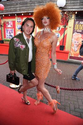 Jeldos Stecker, Micaela Sch?fer bei der Olivia Jones Kult Kieztouren Sommerparty, Grosse Freiheit 27 in Hamburg am 22.07-stock-foto