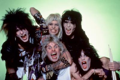 DETROIT, MI - MARCH 6: (L-R) Bassist Nikki Sixx, lead singer Vince Neil, lead guitarist Mick Mars and drummer Tommy Lee-stock-foto