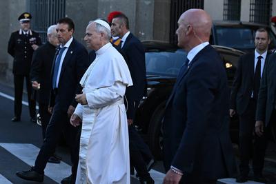 ITALY - POPE LEO XIV  LEO XVI  LEAVES HIS SUMMER RESIDENCE OF CASTEL GANDOLFO TO RETURN TO THE VATICAN AFTER A PERIO OF VACANTIONS AND COMMITMENTS - 2025/7/22-stock-foto