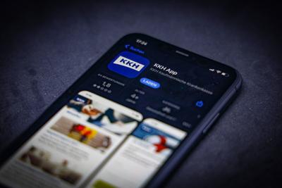 App Store - Apple 30.10.2022: Apple App Store auf einem iPhone. Krankenkassen Apps. KKH App *** App Store Apple 30 10 20-stock-photo