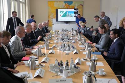Task Force PCK Schwedt kommt zu Sitzung mit neuem Staatssekret?r des Bundes zusammen-stock-foto