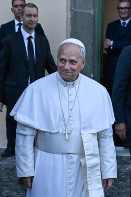 ITALY - POPE LEO XIV  LEO XVI  LEAVES HIS SUMMER RESIDENCE OF CASTEL GANDOLFO TO RETURN TO THE VATICAN AFTER A PERIO OF VACANTIONS AND COMMITMENTS - 2025/7/22-stock-foto