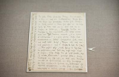 Weimar Ein Brief von Brief von Friedrich Nietzsche an Heinrich K?selitz 26 02 1888 liegt im Goeth-stock-foto