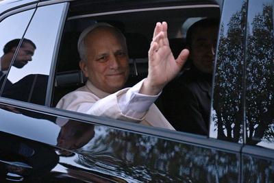 ITALY - POPE LEO XIV  LEO XVI  LEAVES HIS SUMMER RESIDENCE OF CASTEL GANDOLFO TO RETURN TO THE VATICAN AFTER A PERIO OF VACANTIONS AND COMMITMENTS - 2025/7/22-stock-foto