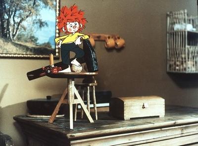 Pumuckl will Schreiner werden / D 1989 / Pumuckl nimmt sich Meister Eder zum Vorbild und ?bt fleissig, um ein guter Sch-stock-foto