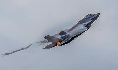 Kampfjet Lockheed F-35A Berlin, 05.06.2024: Luftfahrtschau ILA. Kampfjet Lockheed F-35A am Himmel Sch?nefeld Brandenburg-stock-foto