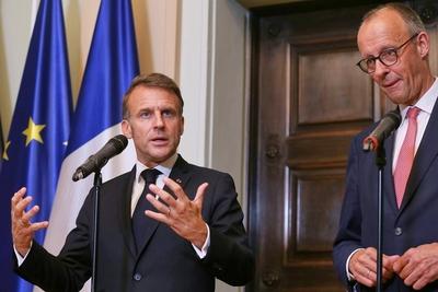 Berlin, Deutschland, 23.07.2025: Villa Borsig: Empfang des franz?sischen Staatspr?sidenten: Emmanuel Macron und Bundeska-stock-foto