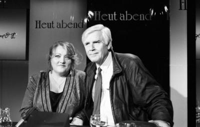 Bildnummer: 56706615  Datum: 01.02.1989  Copyright: imago/teutopressJoachim Fuchsberger mit Marianne S?gebrecht 02/89 - Joachim Fuchsberger mit Marianne S?gebrecht im Februar 1989 in Heut abend (ARD/BR) Deutschland deutsch M?nner Mann Schauspieler Schauspiel Moderator Moderation Talkmaster Quizmaster Showmaster Autor TV Fernsehen seri?s Anzug Krawatte grauhaarig kurzhaarig Frau Schauspielerin Fernsehstudio Kulisse Studio Querformat quer halb sitzend sitzen Talk Talkshow Blacky sw s/w schwarzwei? People Shooting x0x xsk 1989 quer Aufmacher  56706615 Date 01 02 1989 Copyright Imago teutopress Joachim Fuchsberger with Marianne S?gebrecht 02 89 Joachim Fuchsberger with Marianne S?gebrecht in February 1989 in Today Evening ARD BR Germany German Men Man Actor Acting presenter Moderation Talk Master Quiz Master Show master Author TV Television seriously Suit Tie grauhaarig short Woman Actress Television Backdrop Studio Landscape horizontal half seated sit Talk Talk show Blacky black and white S w black Celebrities Shooting x0x xSK 1989 horizontal Highlight-stock-foto