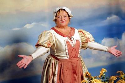 S?gebrecht als Frau Holle Marianne S?gebrecht als Frau Holle im neuen M?rechenfilm Frau Holle , der zur Zeit in den Have-stock-foto