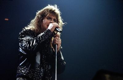 1/ Konzert 91 oder 89: Ozzy Osbourne, Hard Rock, Heavy Metal, B?hne, Musik, Mikrophon, Mikro, H?nde klatschen, Datum sti-stock-photo