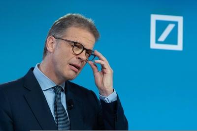 Christian SEWING, CEO, Vorstandsvorsitzender, bei seiner Rede, Geschaeftsbericht, Bilanzpressekonferenz der Deutsche Ban-stock-foto