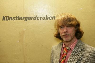 copyright: michael handelmann text: jacqueline bartels helge schneider, schillertheater berlin, 14-11-2005-stock-foto