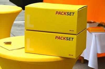DHL Pakete Packset-stock-foto