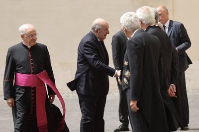 Algerian President Abdelmadjid Tebboune visits the Vatican and meets with Pope Leo XIV in Rome-stock-foto