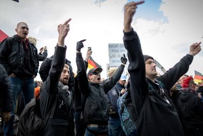 News Bilder des Tages Rechte Demo Wir f?r Deutschland Mehr als 1000 Rechtspopulisten und Rechtsextreme demonstrieren am-stock-foto