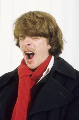 Helge Schneider 12/91 mapo Mann Komik Regie Schauspiel Musik Film Kabarett dunkelhaarig leger Mantel Schal Schn?uzer ho-stock-foto