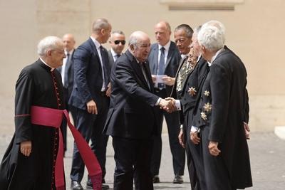 Algerian President Abdelmadjid Tebboune visits the Vatican and meets with Pope Leo XIV in Rome-stock-foto