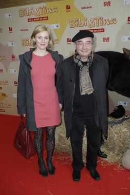 Winnie B?we (Susanne Martin) Martin Seifert (Butler Dagobert) / Weltpremiere von BIBI & TINA am 1. M?rz 2014 im CineStar-stock-foto