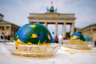 Erd?berlastungstag Aktivisten von BUNDjugend Inkota Germanwatch Fairbindung und Naju protestiere-stock-foto