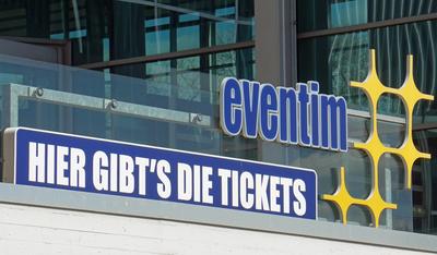 Der Ticketshop des Ticketvermarkters CTS Eventim in der ?VB-Arena Bremen - wegen der Corona-Pandemie seit 2020 geschloss-stock-foto