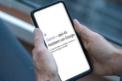 Bavaria, Germany - May 22, 2025: FOTOMONTAGE, Google s AI assistant Gemini on the smartphone - The app supports writing,-stock-foto