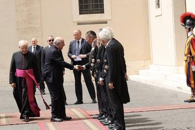 Algerian President Abdelmadjid Tebboune visits the Vatican and meets with Pope Leo XIV in Rome-stock-foto
