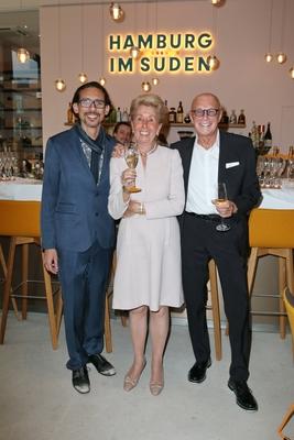 Tobias Strauch mit Else Frieda Schnabel und Professor Peter Schmidt, Private Opening Dinner des Hamburg im Sueden und St-stock-foto