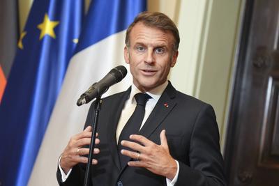 Bundeskanzler Merz empfaengt Staatspraesident Macron in Berlin-stock-foto