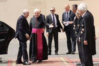 Algerian President Abdelmadjid Tebboune visits the Vatican and meets with Pope Leo XIV in Rome-stock-foto