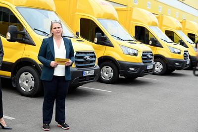 Deutsche Post DHL und Ford Pro-stock-foto