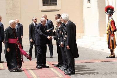 Algerian President Abdelmadjid Tebboune visits the Vatican and meets with Pope Leo XIV in Rome-stock-foto