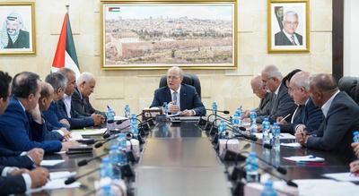 Palestinian Prime Minister Mohammad Mustafa chairs a meeting of the Ministerial Committee for Emergency Action-stock-foto
