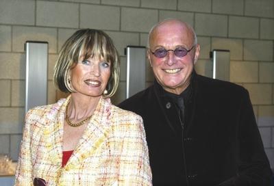Copyright: IMAGO. Schmidt 30.01.2004 Star-Choiffeurin Marlies M?LLER mit Designer Peter SCHMIDT bei der 475. Ausgabe der-stock-foto